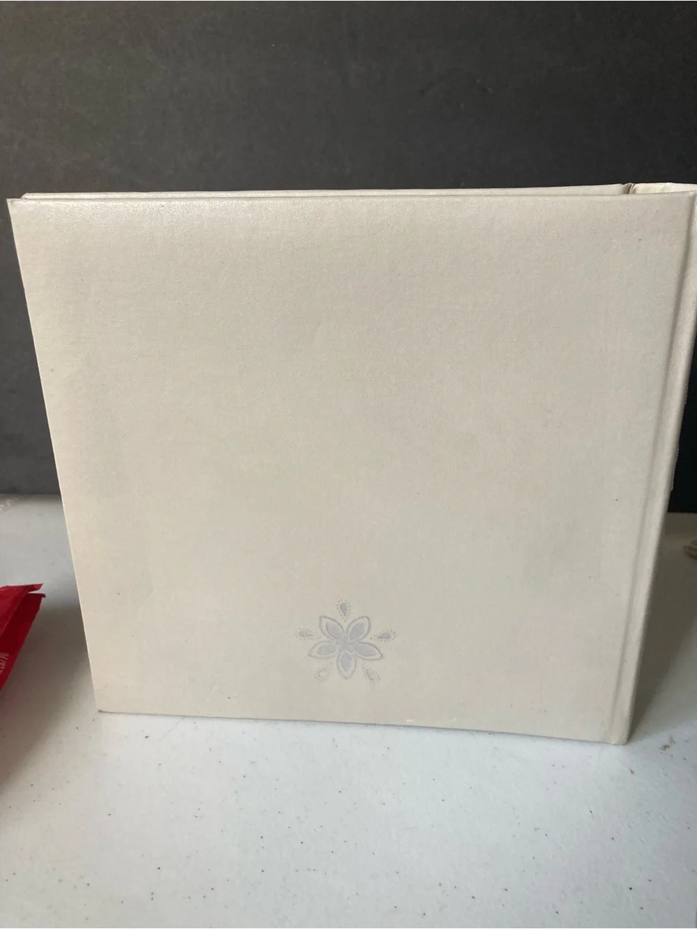 Ivory Wedding Photo Album Ashley Oval 2007 w/Embroidered Decorative Accents